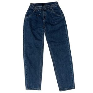 FASHION NOVA | MEDIUM WASH JEANS | MOM JEANS FIT | SIZE 5